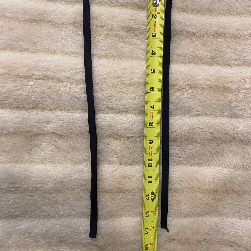 Banana Republic “Notorious RBG” Dissent Collar Necklace - Picture 3 of 6